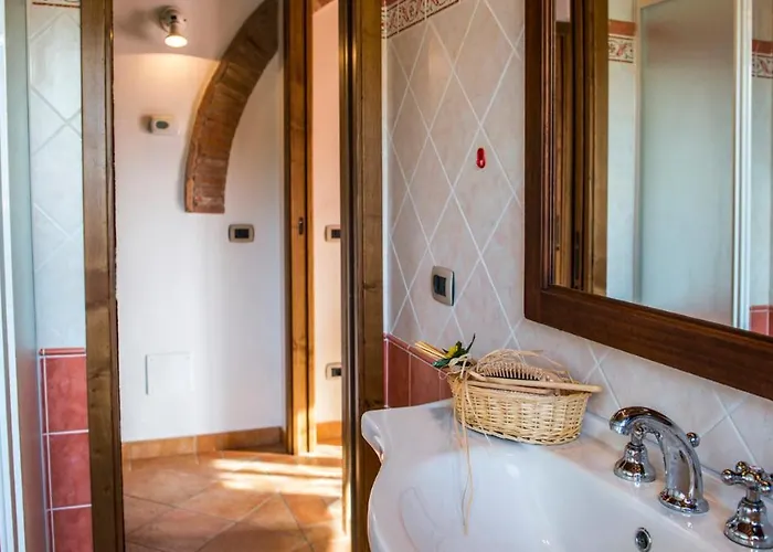 Vinciluna 4, Emma Кортона