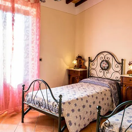 Vinciluna 4, Emma Villa Cortona