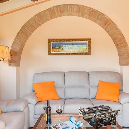 Vinciluna 4, Emma Villa Cortona