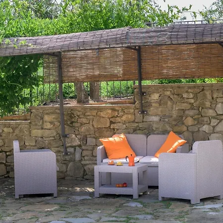 Villa Vinciluna 4, Emma Cortona