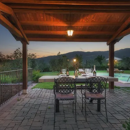 Vinciluna 4, Emma Villa *