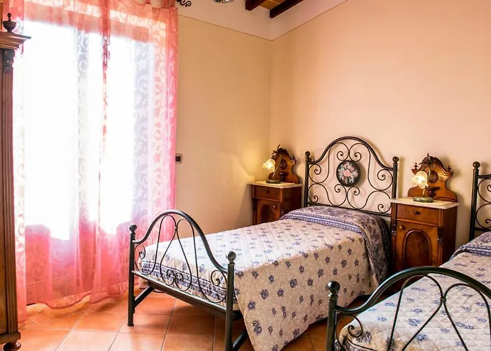 Vinciluna 4, Emma Villa Cortona