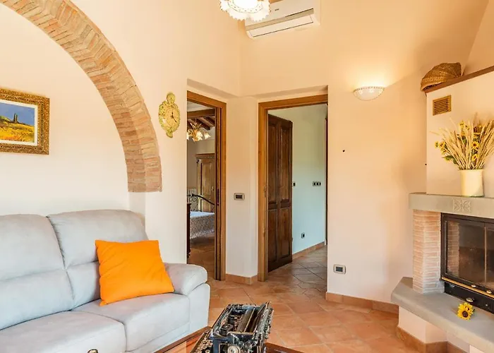 Vinciluna 4, Emma Villa Cortona